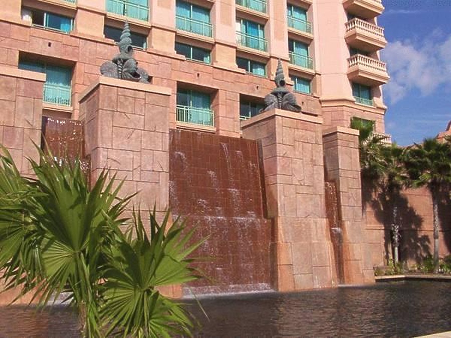 Atlantis Royal Tower East by Daniel Kieckhefer