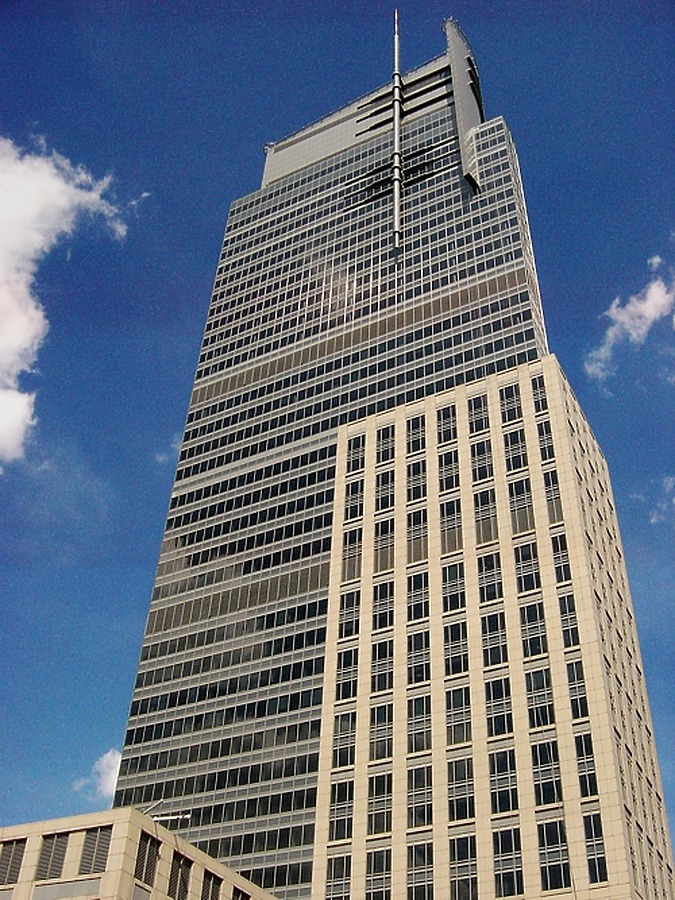 Warsaw Trade Tower by Pavel Toczynski