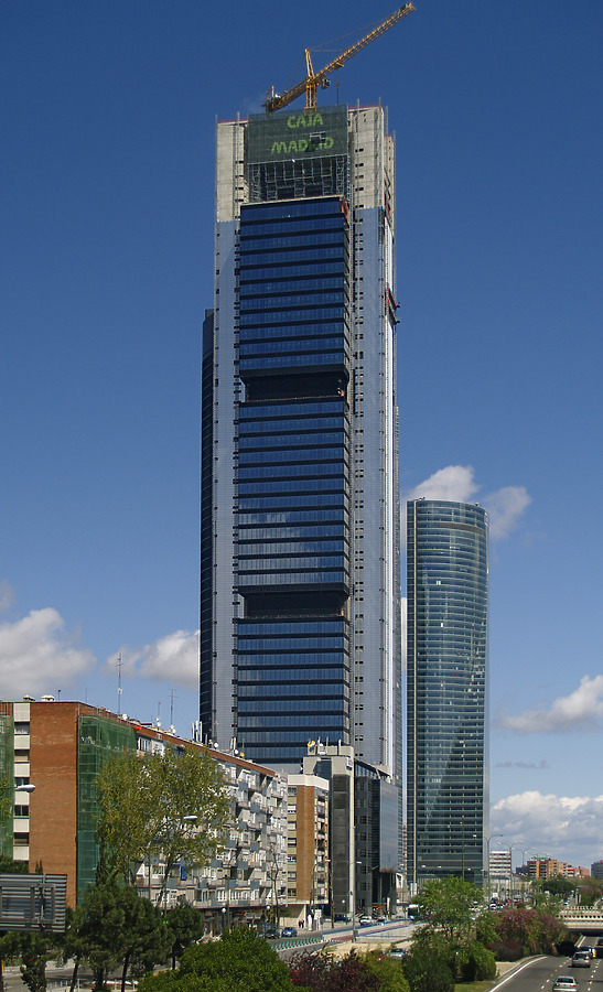 Torre Caja Madrid by Cesar Serrano