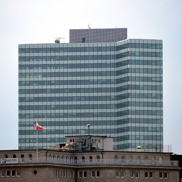 EMPORIO-Hochhaus by John W. Cahill