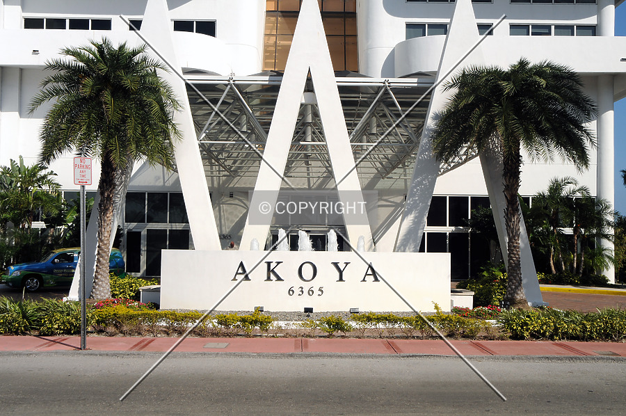 Akoya by Jorge Molina