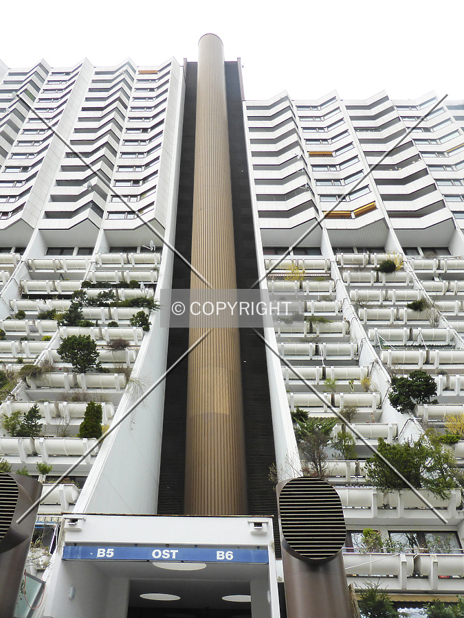 Wohnpark Alterlaa - Block B3-B8 by Nephilim