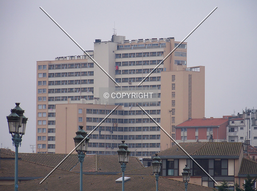 44 allées Charles De Fitte by Florian Barbier