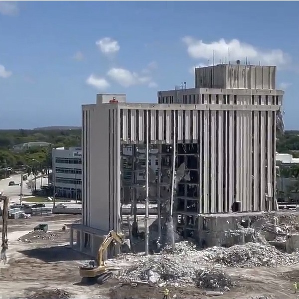 Coral Springs Financial Plaza by The BG Group LLC