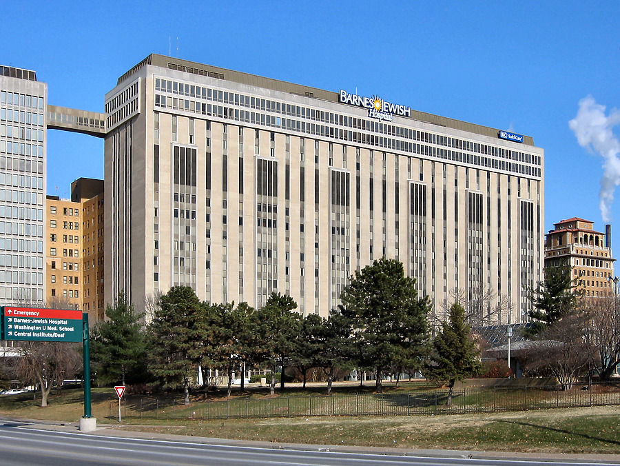 Barnes-Jewish Plaza Tower by James Peacock