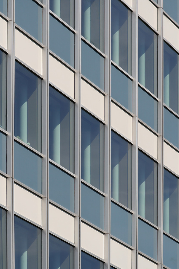 Vodafone-Hochhaus by Michiel van Dijk