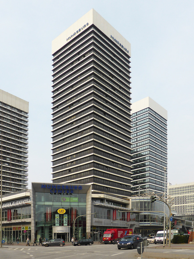 Mundsburg Turm I by Der Hamburger