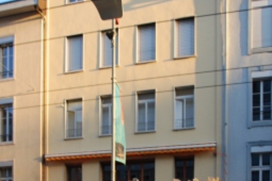 Bahnhofstraße 42