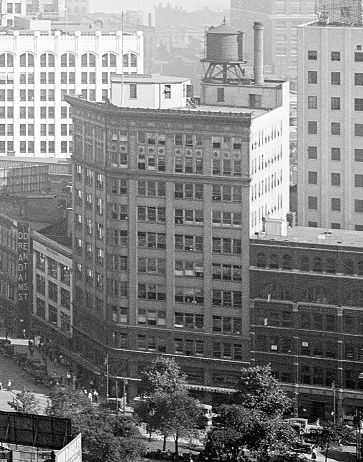 Capitol Park Lofts by Library of Congress, Prints and Photographs Division, Detroit Publishing Company