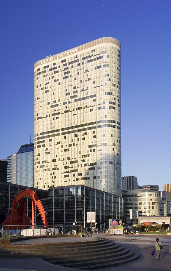 Coeur Défense by Pavel Toczynski