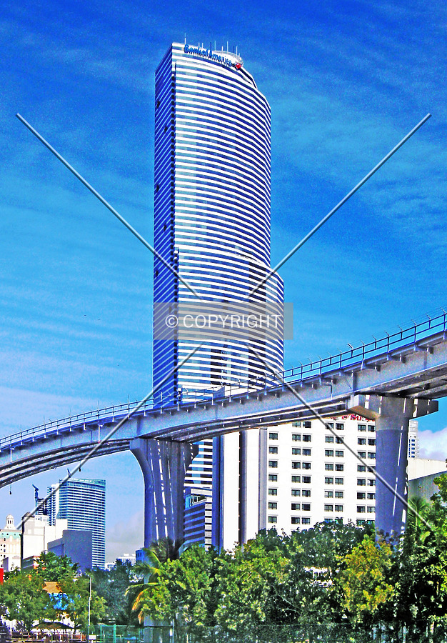 Miami Tower by Jorge Molina