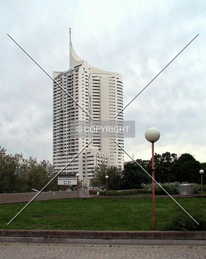 Hochhaus Neue Donau by Alexander Ulyanov