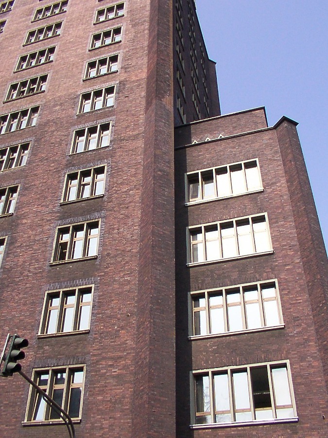 Hansa-Hochhaus by Daniel Kieckhefer