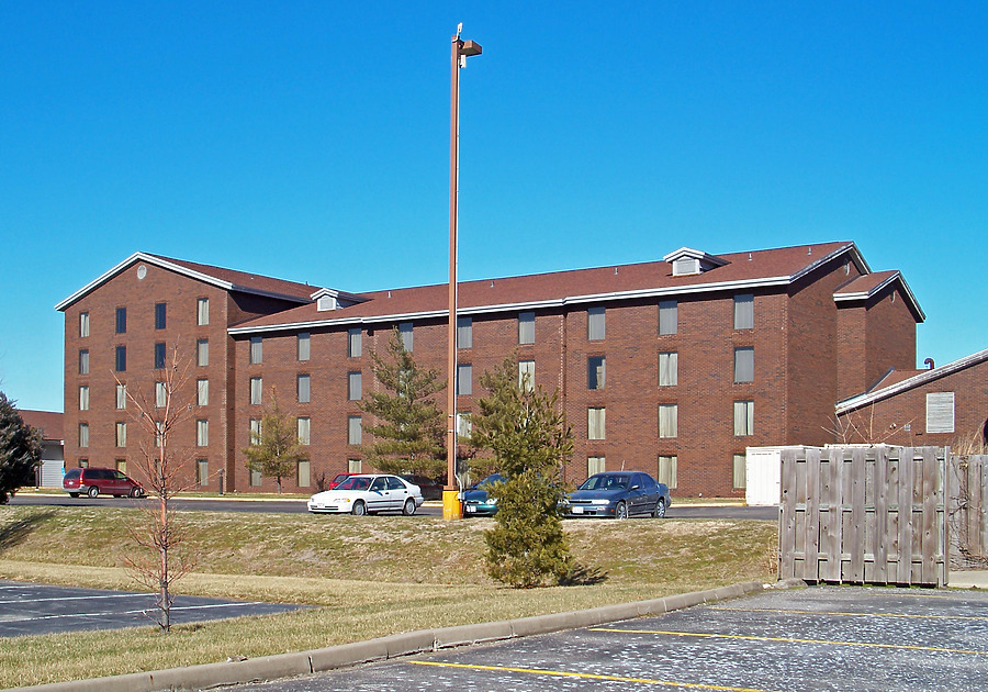 DoubleTree by Hilton Collinsville / Saint Louis by Ryan Hildebrand