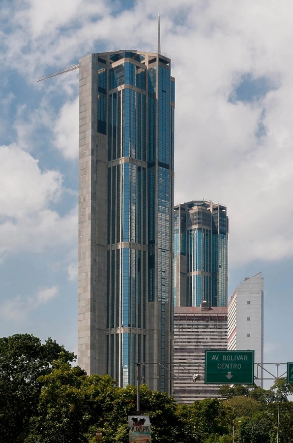 Parque Central Torre Este by Wilfredor
