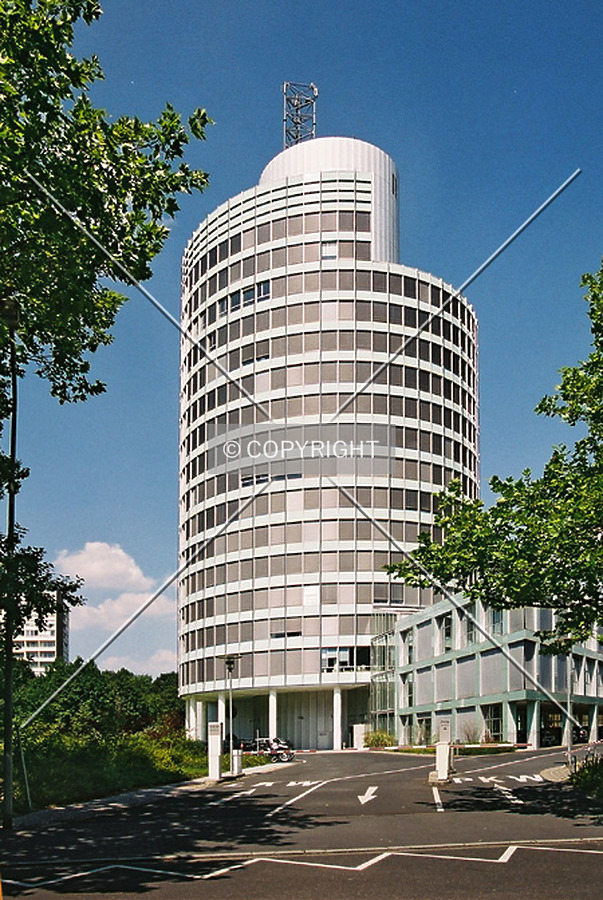 Taunus Tower by Nephilim