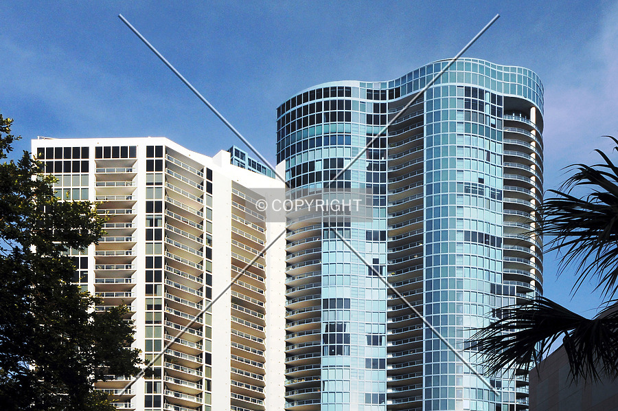 Las Olas River House by Jorge Molina