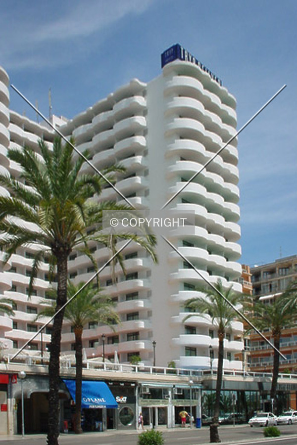 Tryp Bellver by Nephilim