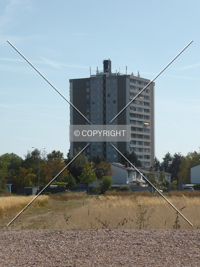 Waldgartenstraße 32 by Nephilim