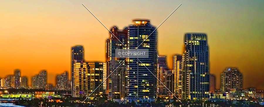 Continuum on South Beach, South Tower by Jorge Molina