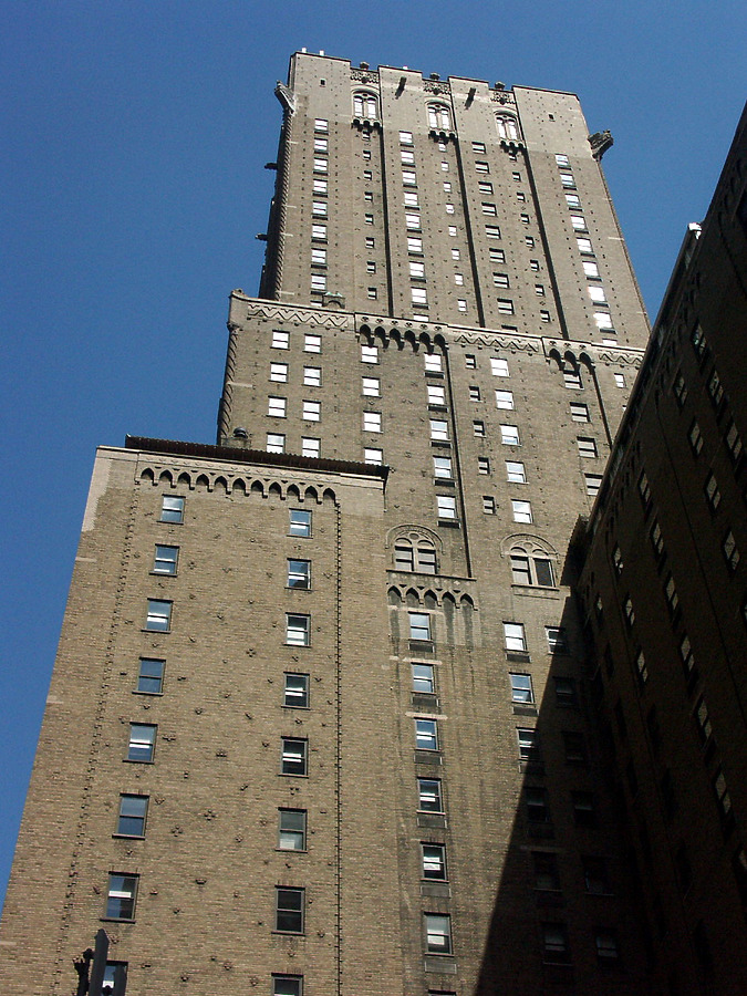 New York Marriott East Side by Nate Lindsey