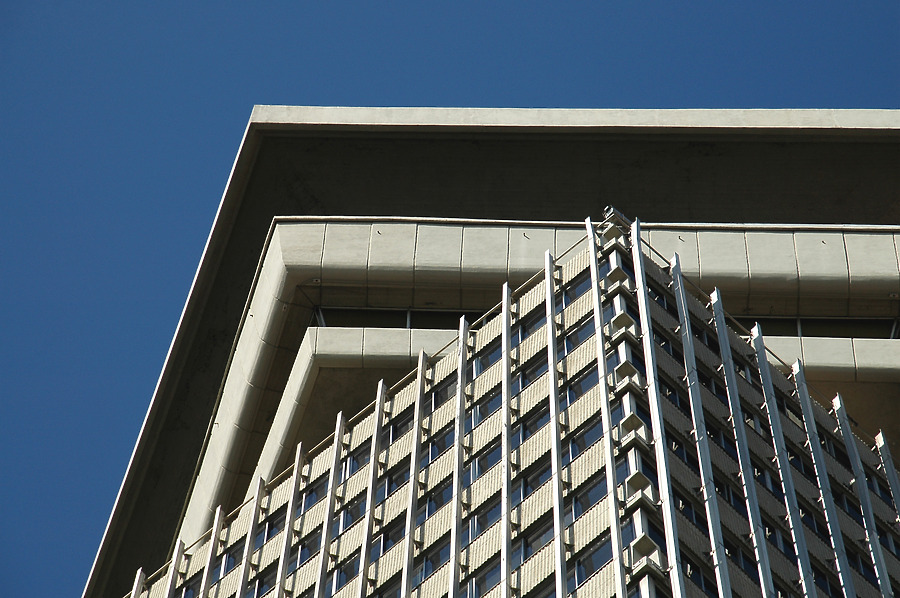 Edificio Colón by John Bek