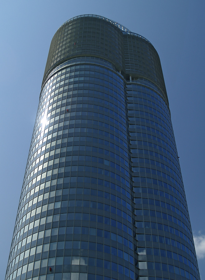 Millennium Tower by Cesar Serrano
