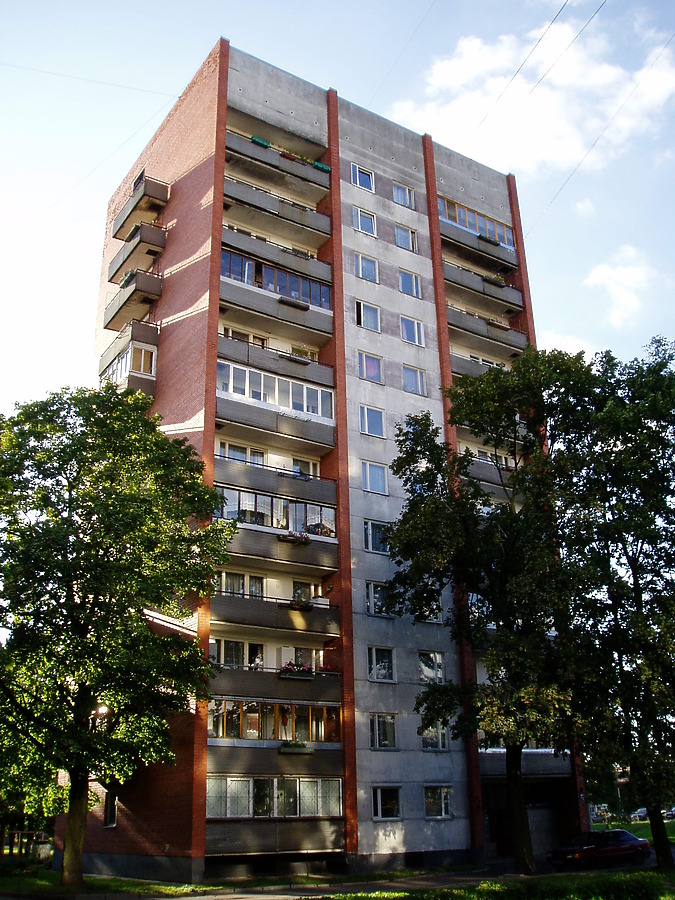 Veca Jurmalas gatve 1b by Laurijs Svirskis