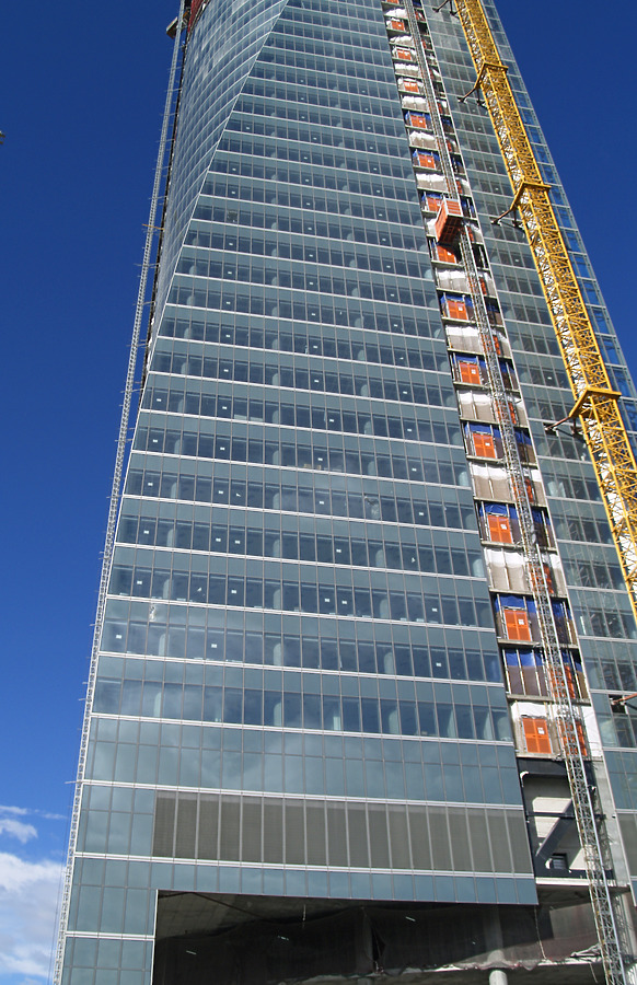 Torre Espacio by Cesar Serrano
