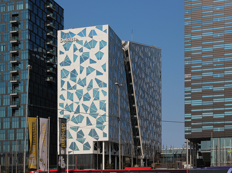 Deloitte-huset by Kjetil Balog