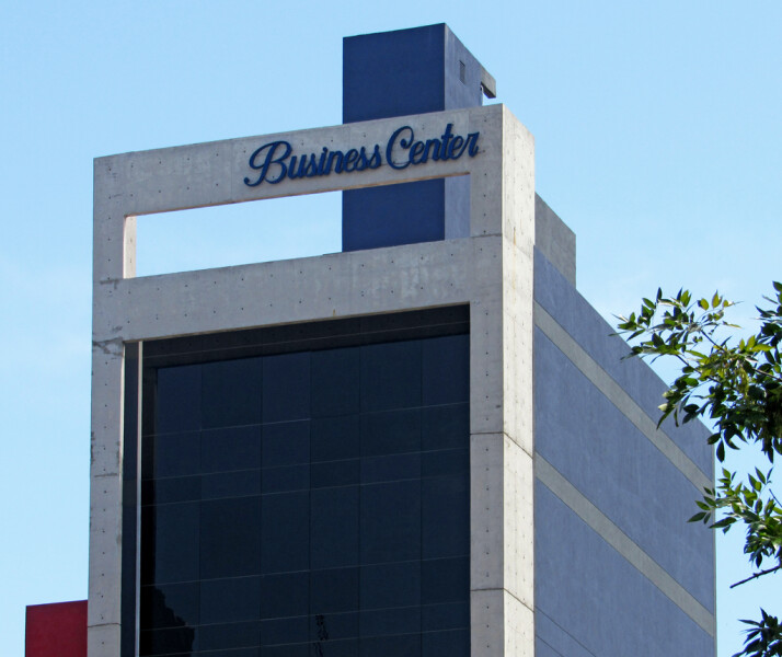 Quilmeño Business Center