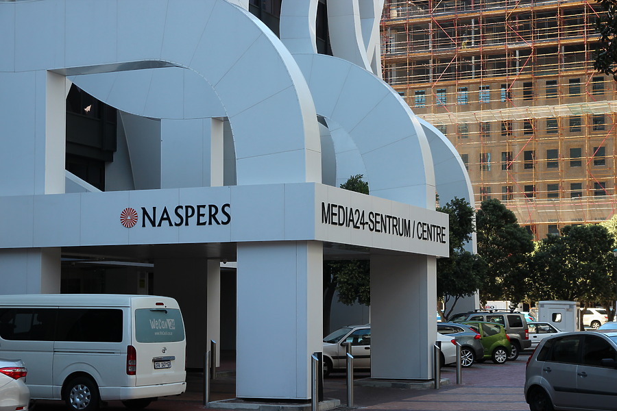 Naspers Centre by Kjetil Balog