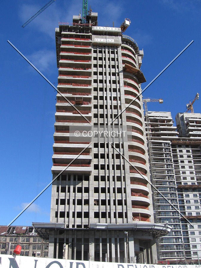 Torre Renoir 1 by Maximiliano Buono
