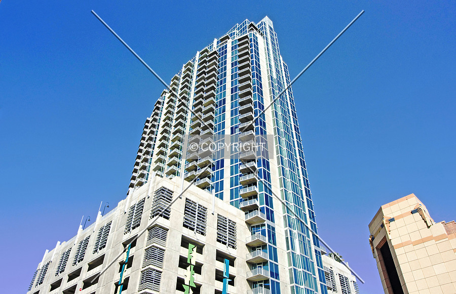 Element by Jorge Molina