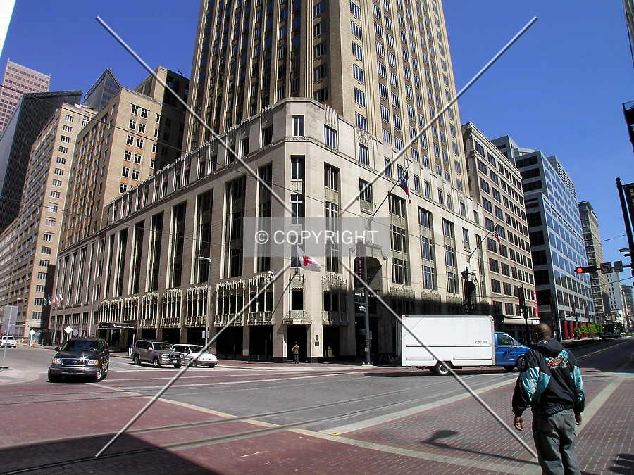 JPMorgan Chase Building by Serdica