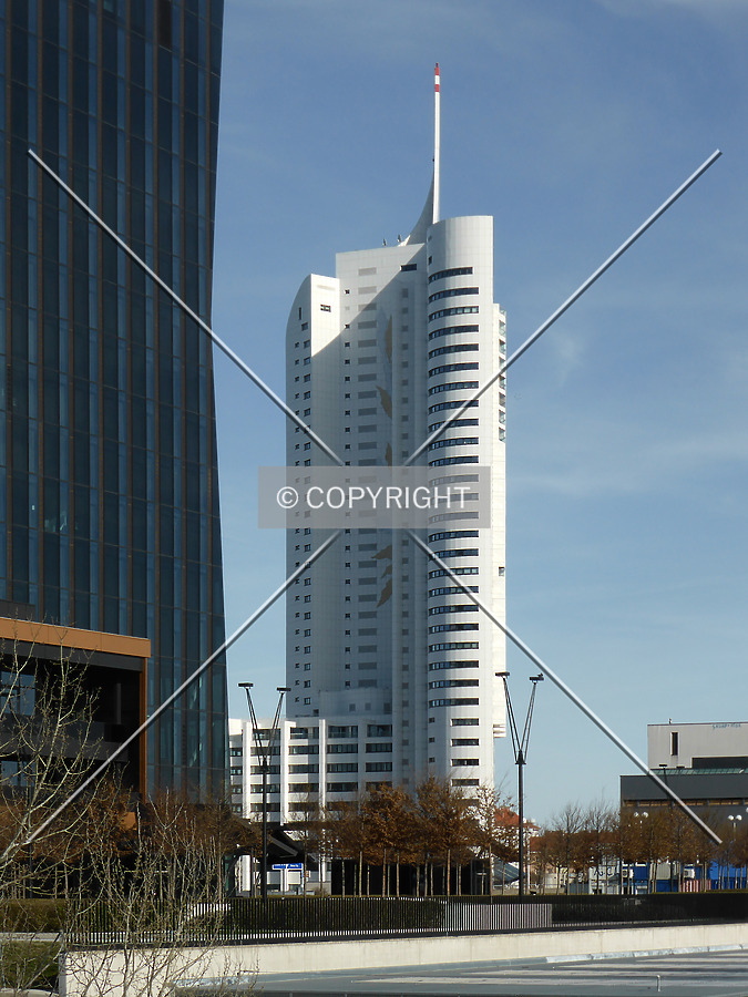 Hochhaus Neue Donau by Nephilim