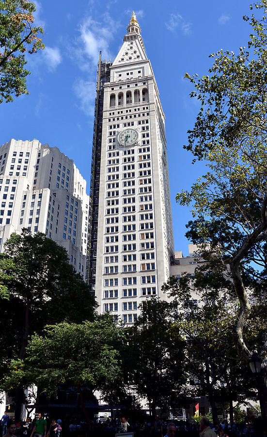 Metropolitan Life Tower by John Cahill