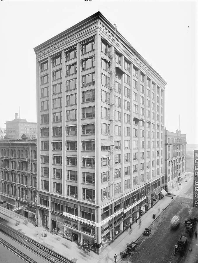 Sharp Building by Chicago History Museum, ICHi-019028; Barnes-Crosby Company, photographer