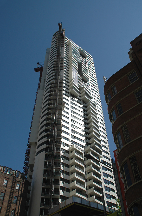 Meriton Tower by John Bek