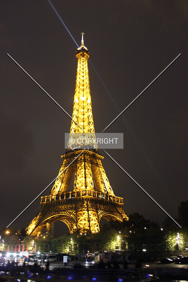 Tour Eiffel by Florian Barbier