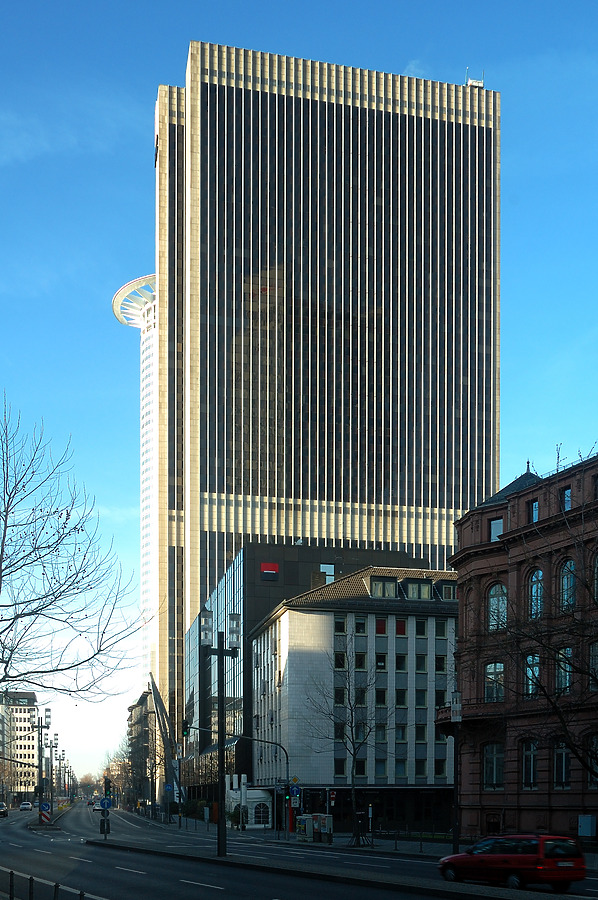 Frankfurter Büro Center by David Guija