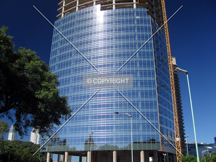 Torre Repsol YPF by Maximiliano Buono