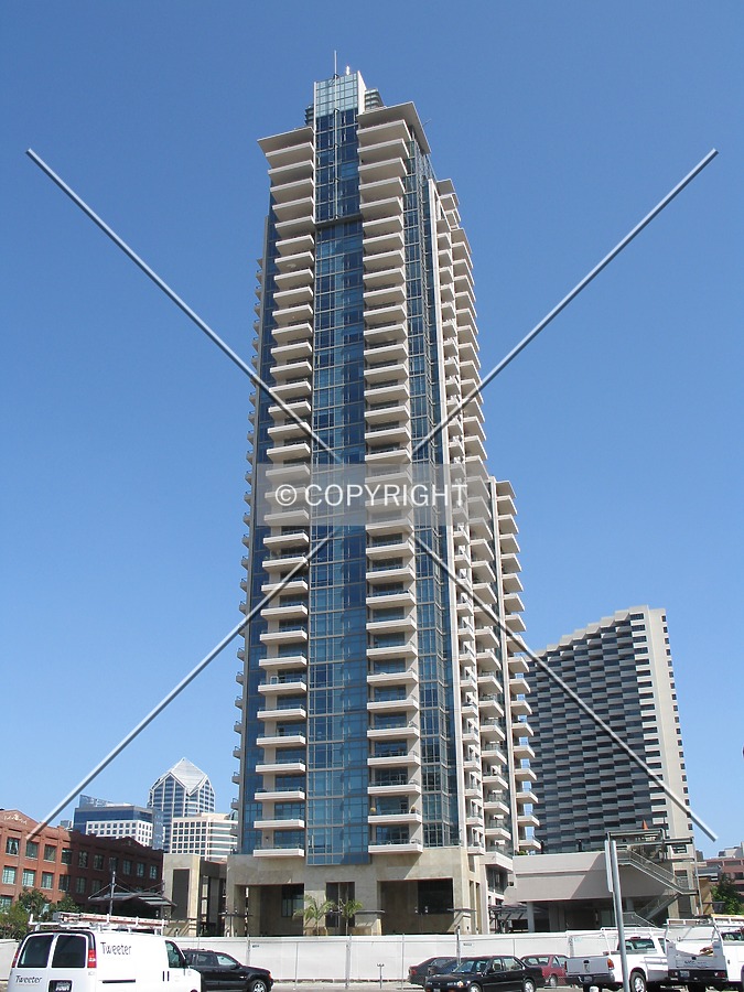 Pinnacle Marina Tower by Emmanuel D.