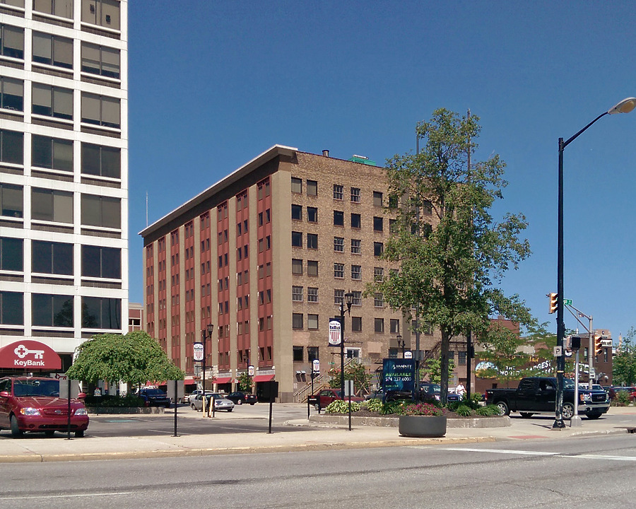 Jefferson Centre by Ryan Hildebrand