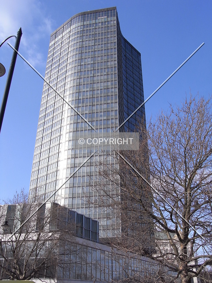 Millbank Tower by Jörg Berkemeyer