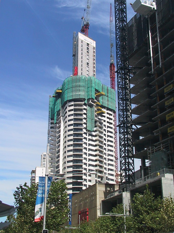 Meriton Tower by John Bek