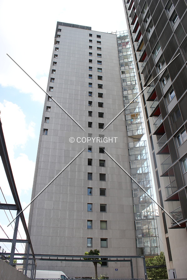 SEG-Wohnturm by Florian Barbier