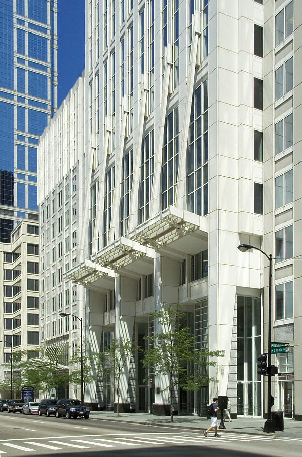 Chicago Title & Trust Building by Pavel Toczynski