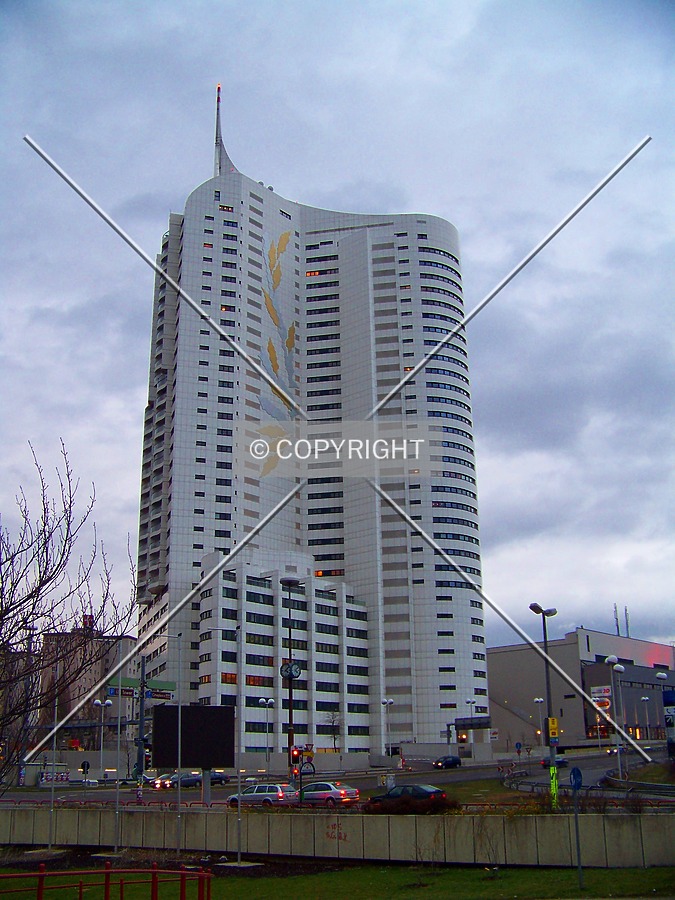 Hochhaus Neue Donau by Florian Barbier