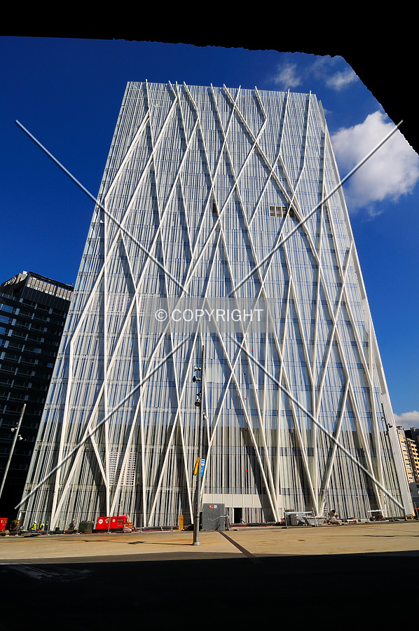 Torre Diagonal Zero Zero by David Guija